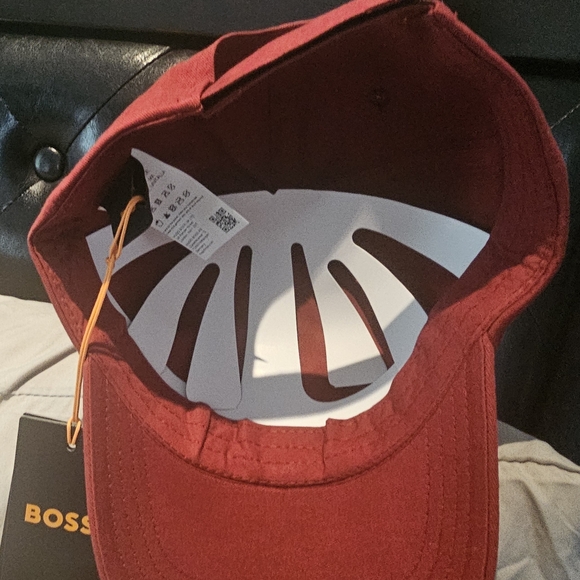 BOSS Red Cap - Picture 7 of 8